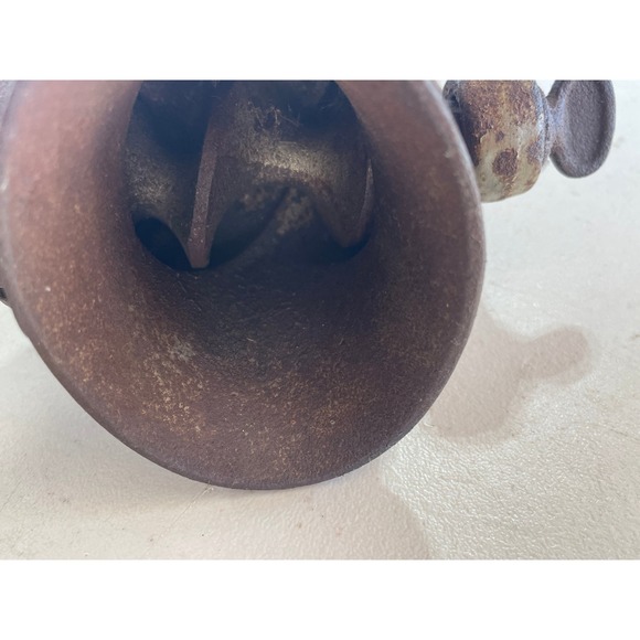 Antique Universal No 1 Meat Grinder Cast Iron Hand Crank LF&C New Britain Conn - Picture 6 of 8